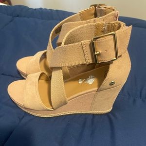 Ugg sandals size 10